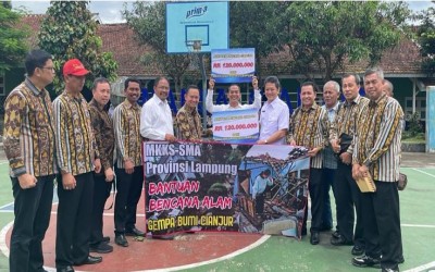 MKKS SMA Provinsi Lampung Serahkan Bantuan untuk Sekolah Terdampak Gempa Cianjur